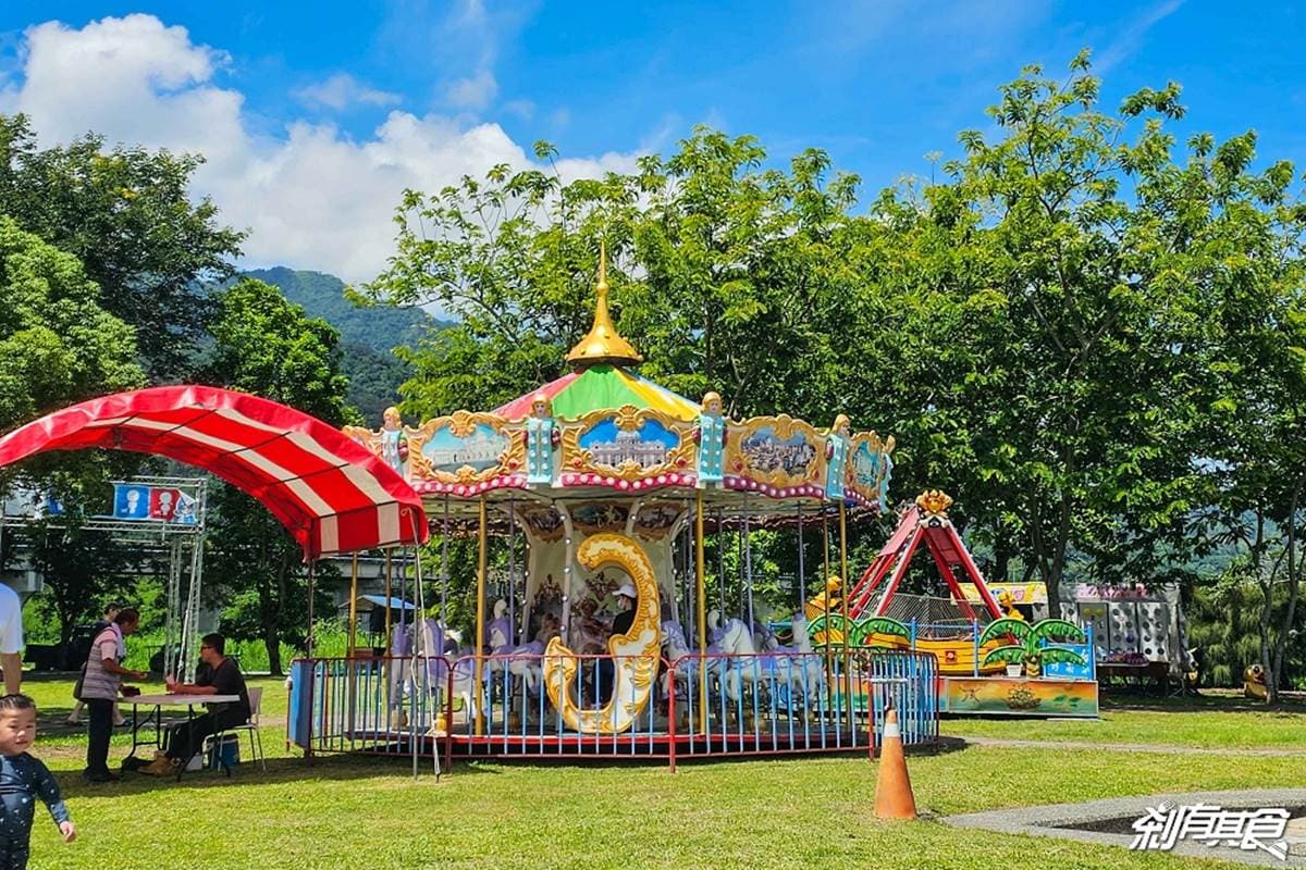 100元1票玩到飽!「南投水樂園」好玩到併軌,先衝章魚氣墊溜滑梯、大噴泉 100元1票玩到飽!「南投水樂園」好玩到併軌,先衝章魚氣墊溜滑梯、大噴泉
