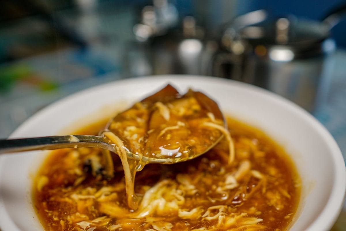 味覺秒飛香港!港味酥炸雞腿一咬噴汁,「鮮奶冰淇淋汽水」只有香港人會賣 味覺秒飛香港!港味酥炸雞腿一咬噴汁,「鮮奶冰淇淋汽水」只有香港人會賣