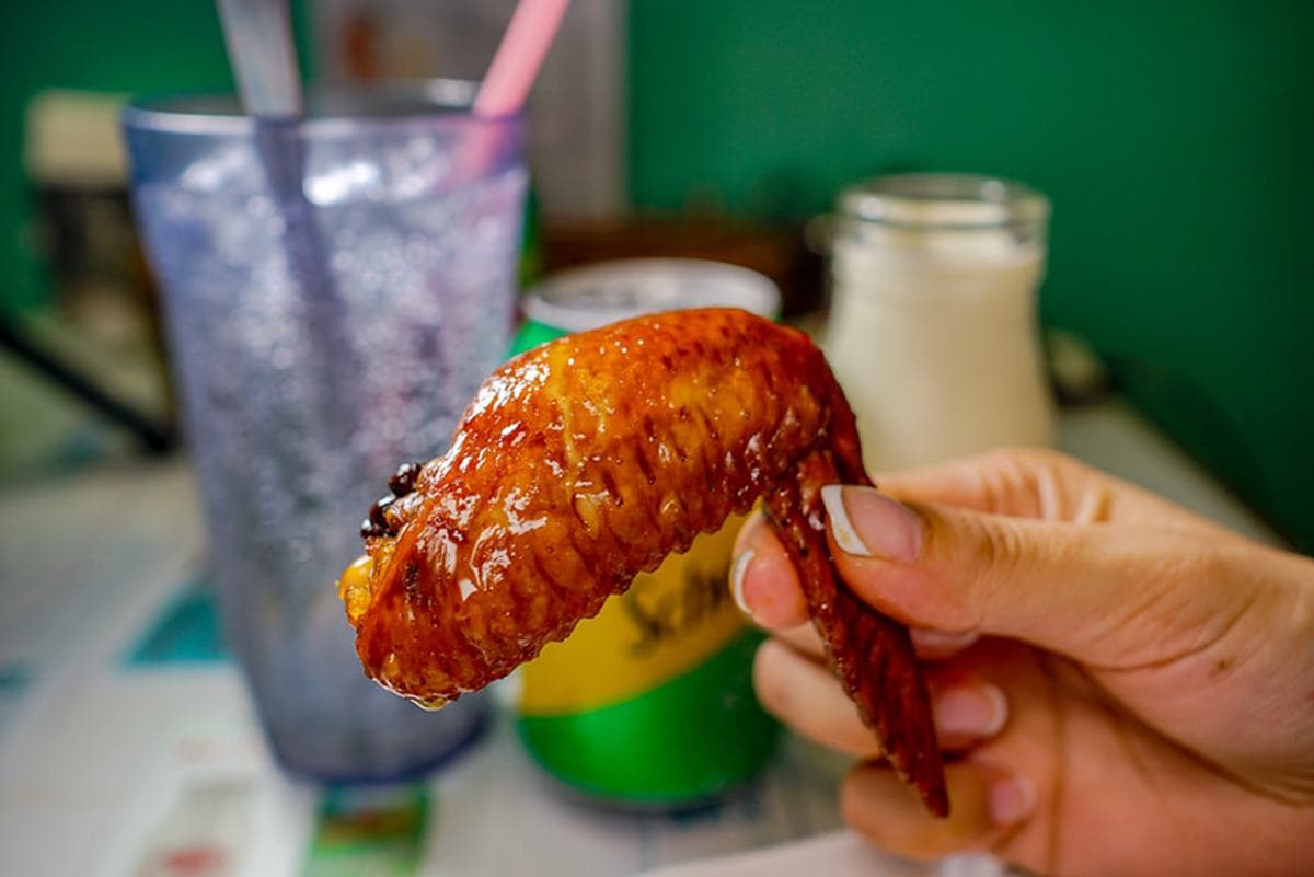 味覺秒飛香港!港味酥炸雞腿一咬噴汁,「鮮奶冰淇淋汽水」只有香港人會賣 味覺秒飛香港!港味酥炸雞腿一咬噴汁,「鮮奶冰淇淋汽水」只有香港人會賣