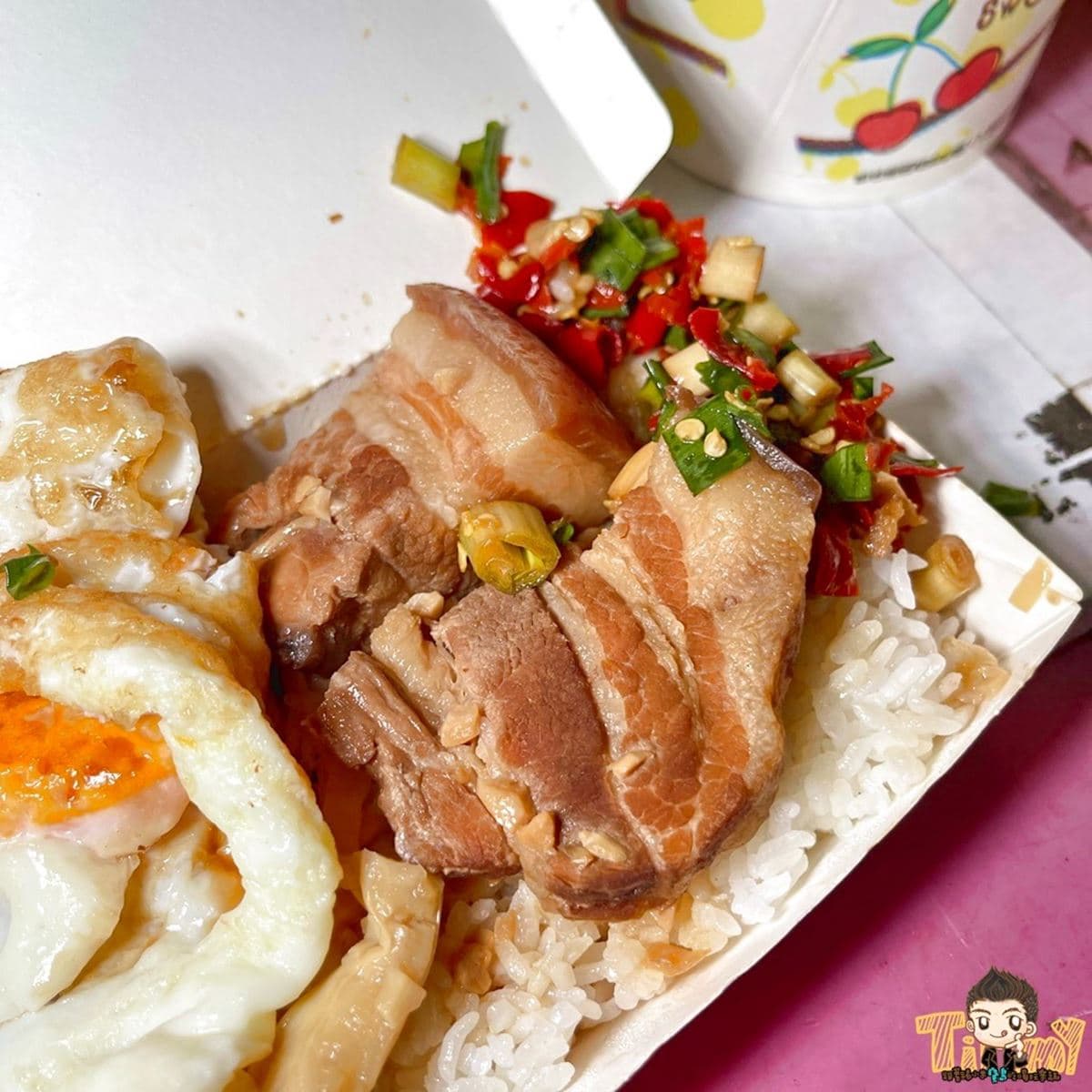 新竹人激推「神級爌肉飯」!凌晨3點半開賣即秒殺,整攤通通免50元CP值爆表 新竹人激推「神級爌肉飯」!凌晨3點半開賣即秒殺,整攤通通免50元CP值爆表