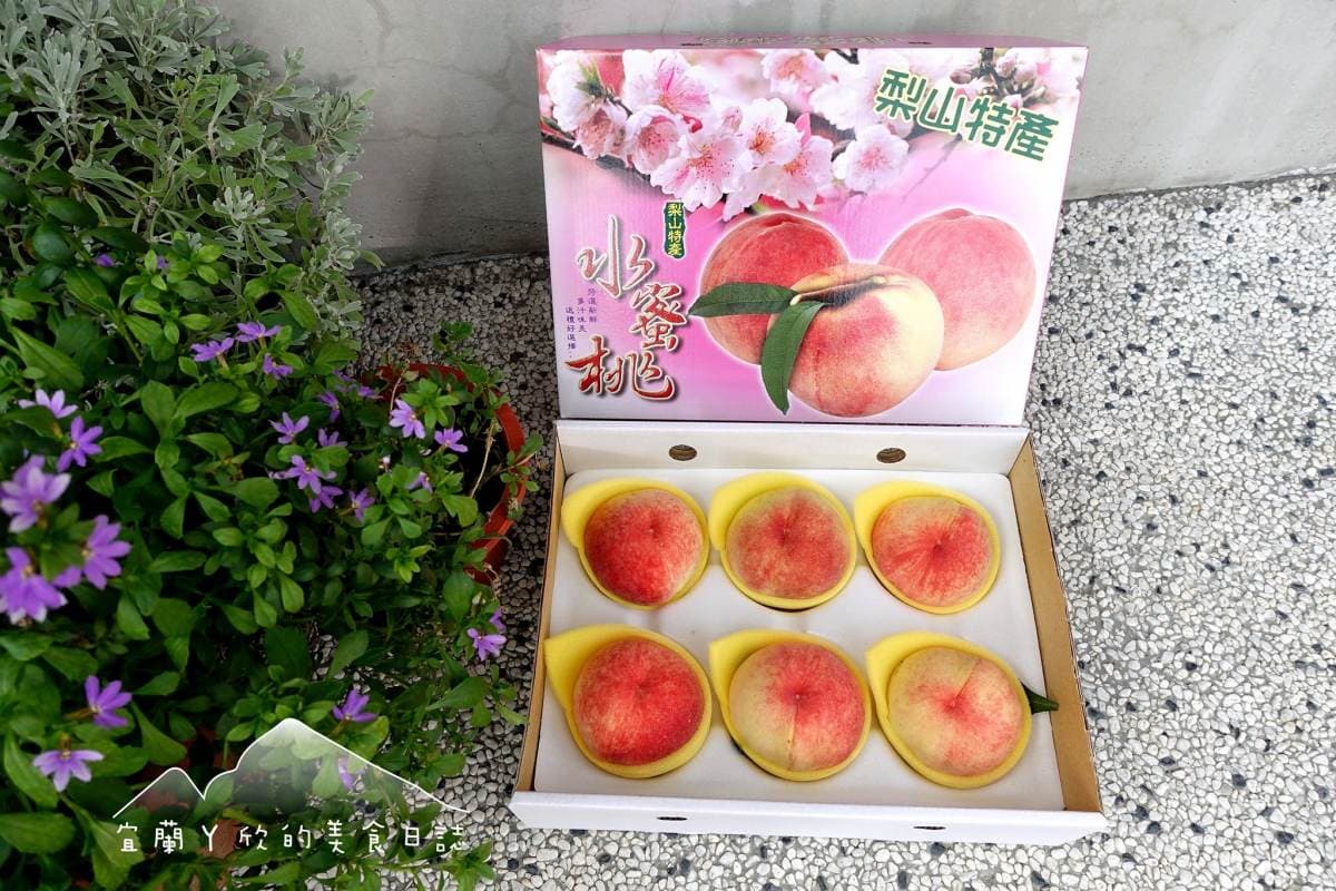 宜蘭最狂「水蜜桃冰沙」回來了!疊滿水果切片宛如1座山,錯過等明年快卡位 宜蘭最狂「水蜜桃冰沙」回來了!疊滿水果切片宛如1座山,錯過等明年快卡位