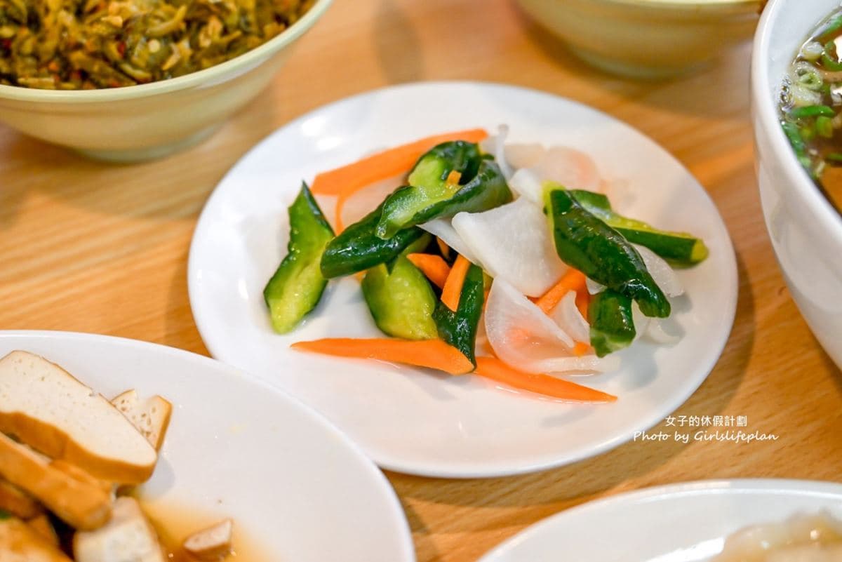 台北竟有70元牛肉麵!大碗公裝好裝滿2人吃也夠,隱身市場內行才懂吃 台北竟有70元牛肉麵!大碗公裝好裝滿2人吃也夠,隱身市場內行才懂吃