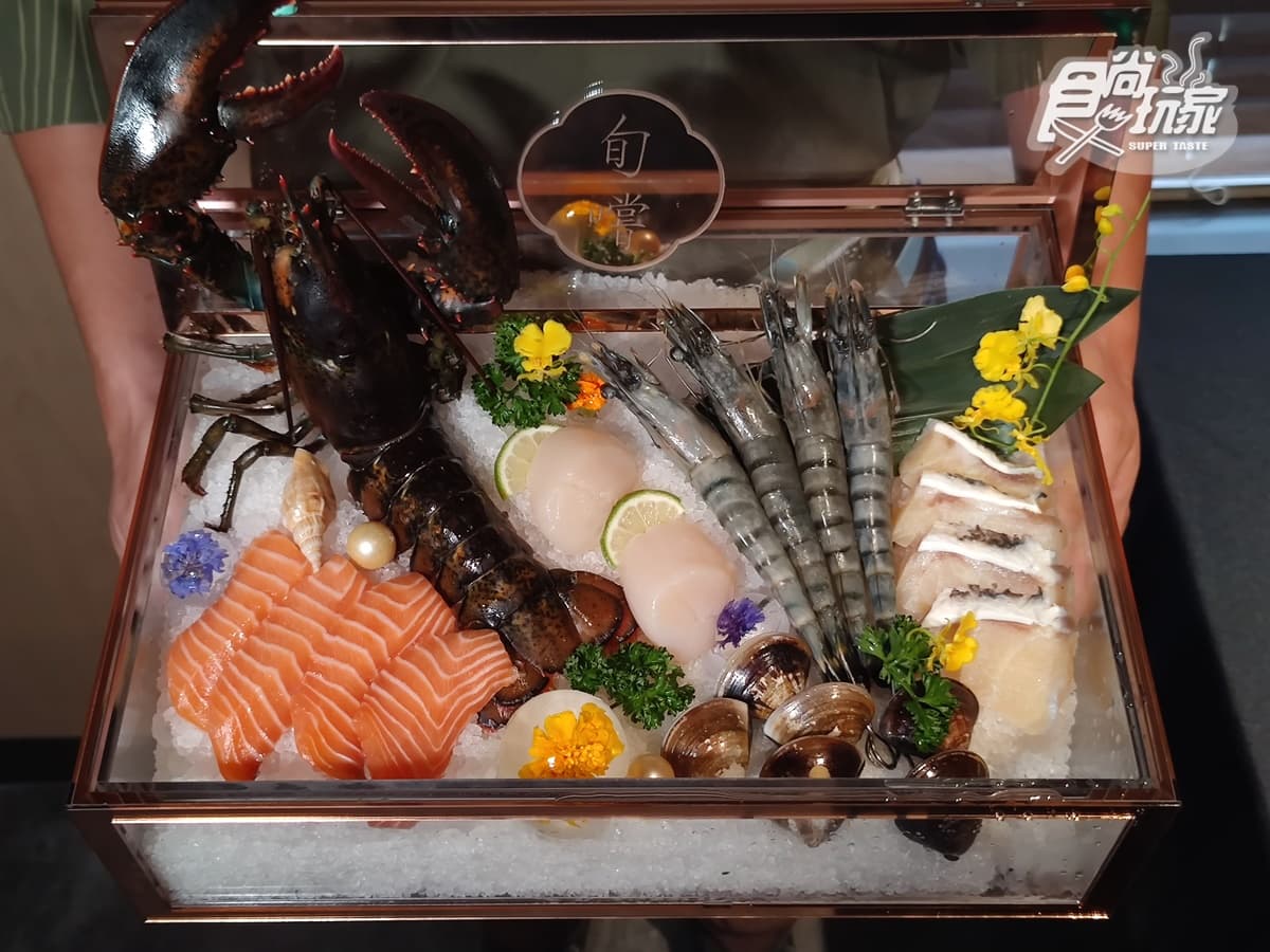 【新開店】王品跨足頂級鍋物!超浮誇「海鮮珠寶盒」,帝王蟹、金牌和牛上桌 【新開店】王品跨足頂級鍋物!超浮誇「海鮮珠寶盒」,帝王蟹、金牌和牛上桌