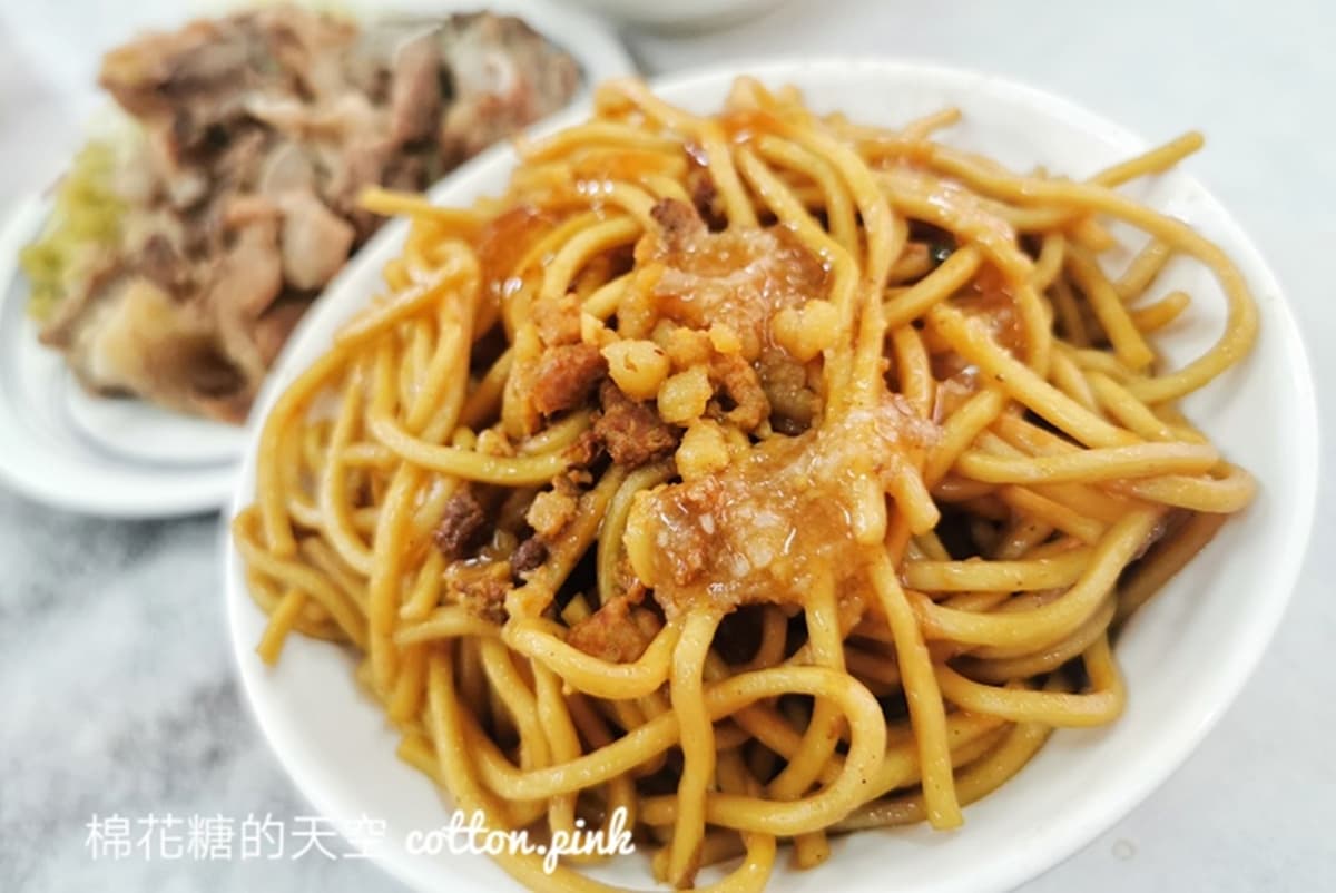台中早餐排這家!35元「阿婆炒麵」必沾辣椒+蒜泥,隱藏版菜單內行才知 台中早餐排這家!35元「阿婆炒麵」必沾辣椒+蒜泥,隱藏版菜單內行才知