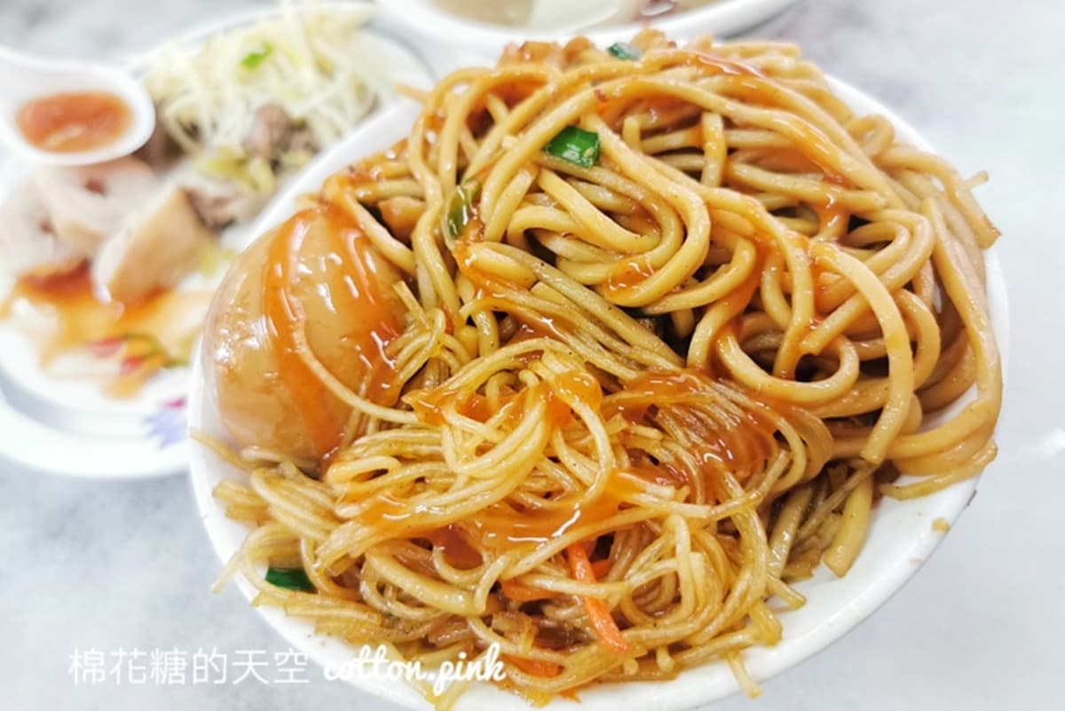 台中早餐排這家!35元「阿婆炒麵」必沾辣椒+蒜泥,隱藏版菜單內行才知 台中早餐排這家!35元「阿婆炒麵」必沾辣椒+蒜泥,隱藏版菜單內行才知