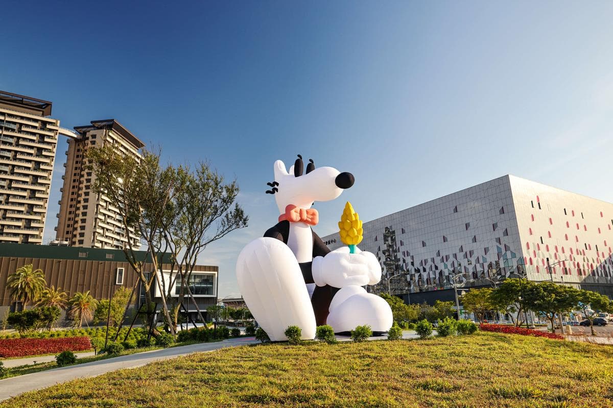 16米高Hello Kitty降落桃園!5分鐘光雕秀免費拍,加碼逛4大展區、限定周邊 16米高Hello Kitty降落桃園!5分鐘光雕秀免費拍,加碼逛4大展區、限定周邊