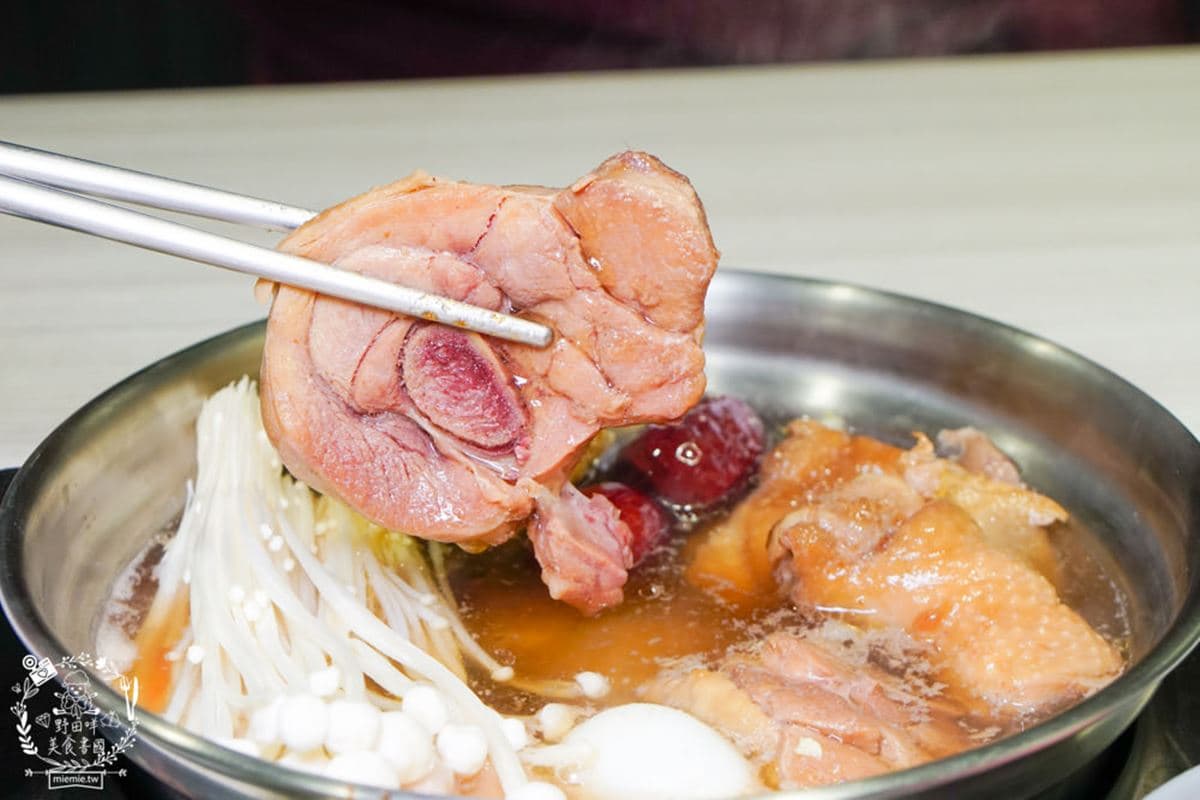 150元起自助吧吃到飽!高雄「平價火鍋」24小時營業,瓜仔肉飯、冰淇淋無限吃 150元起自助吧吃到飽!高雄「平價火鍋」24小時營業,瓜仔肉飯、冰淇淋無限吃