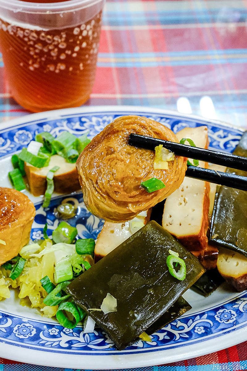 免費加湯、加麵太佛心!台中老店「牛肉麵吃到飽」大學生最愛,10元滷味必夾 免費加湯、加麵太佛心!台中老店「牛肉麵吃到飽」大學生最愛,10元滷味必夾