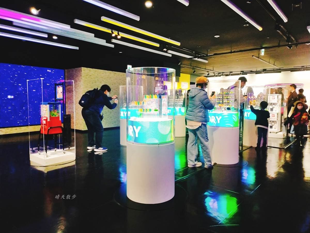 扭蛋迷暴動!開箱金氏世界紀錄認證「全球最大扭蛋店」,超過3千台任你玩 扭蛋迷暴動!開箱金氏世界紀錄認證「全球最大扭蛋店」,超過3千台任你玩