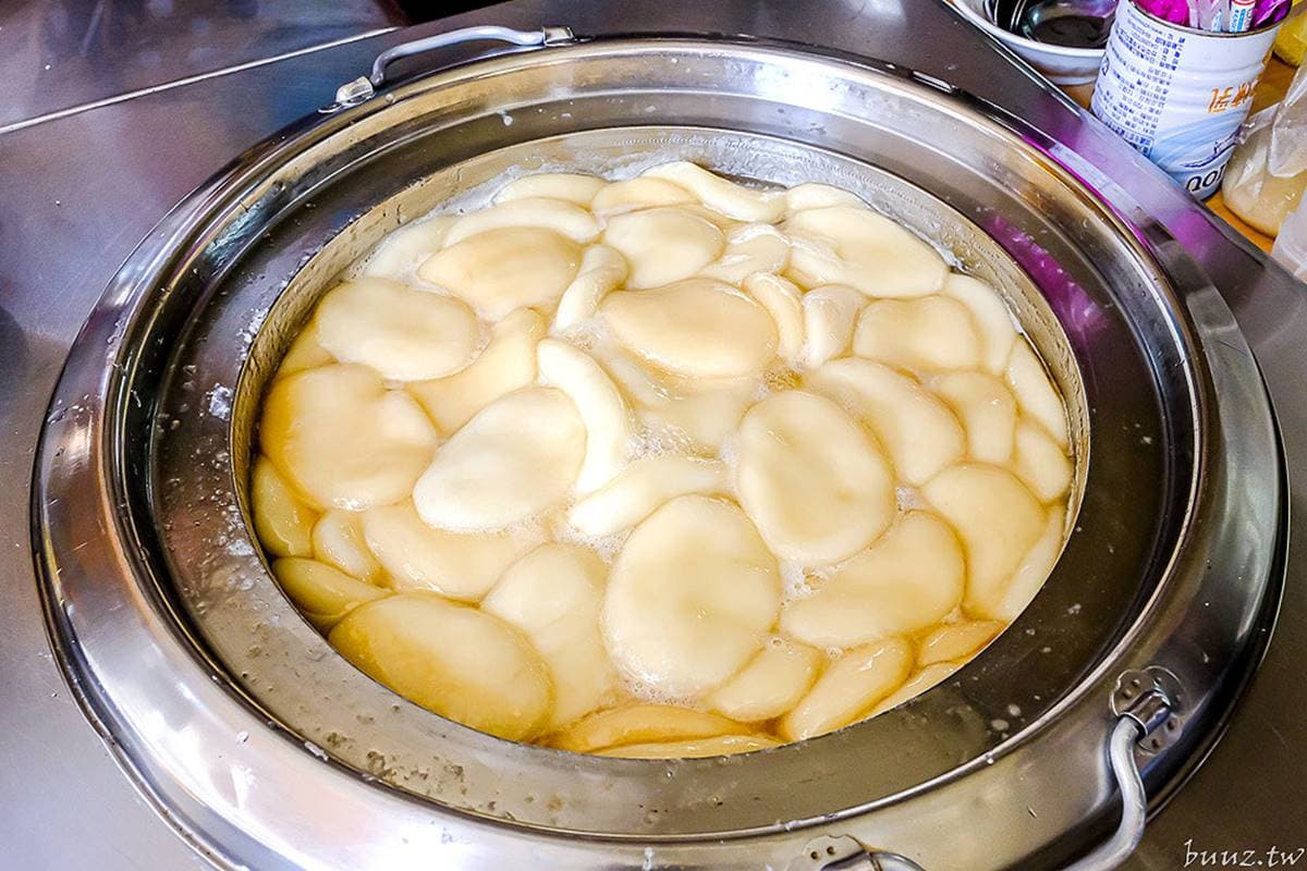 35元加爆8種料!彰化60年「老牌八寶冰」在地從小吃到大,香Q燒麻糬也必點 35元加爆8種料!彰化60年「老牌八寶冰」在地從小吃到大,香Q燒麻糬也必點