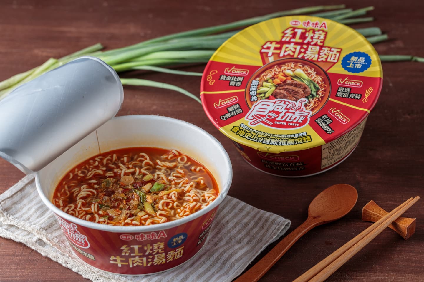 颱風天老饕必囤這味!食尚玩家史上首款推薦泡麵,湯頭激讚、料多實在 颱風天老饕必囤這味!食尚玩家史上首款推薦泡麵,湯頭激讚、料多實在