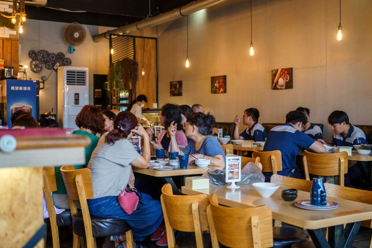 399元無限吃!最佛「義式料理吃到飽」在台中,百款餐點、披薩、烤雞吃到撐 399元無限吃!最佛「義式料理吃到飽」在台中,百款餐點、披薩、烤雞吃到撐