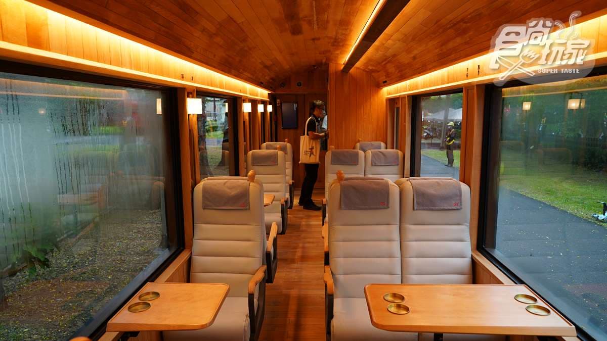 阿里山最美火車「福森號」開箱!檜木車廂+柔和燈光美翻,「這時」正式開通 阿里山最美火車「福森號」開箱!檜木車廂+柔和燈光美翻,「這時」正式開通