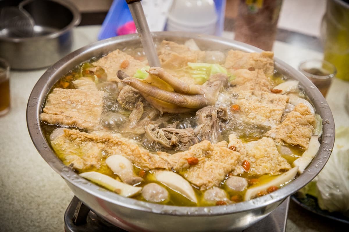 老饕才知隱藏版!超偏僻「大鋼盆薑母鴨」肉多厚實又Q彈,獨特清香愈煮愈甜 老饕才知隱藏版!超偏僻「大鋼盆薑母鴨」肉多厚實又Q彈,獨特清香愈煮愈甜