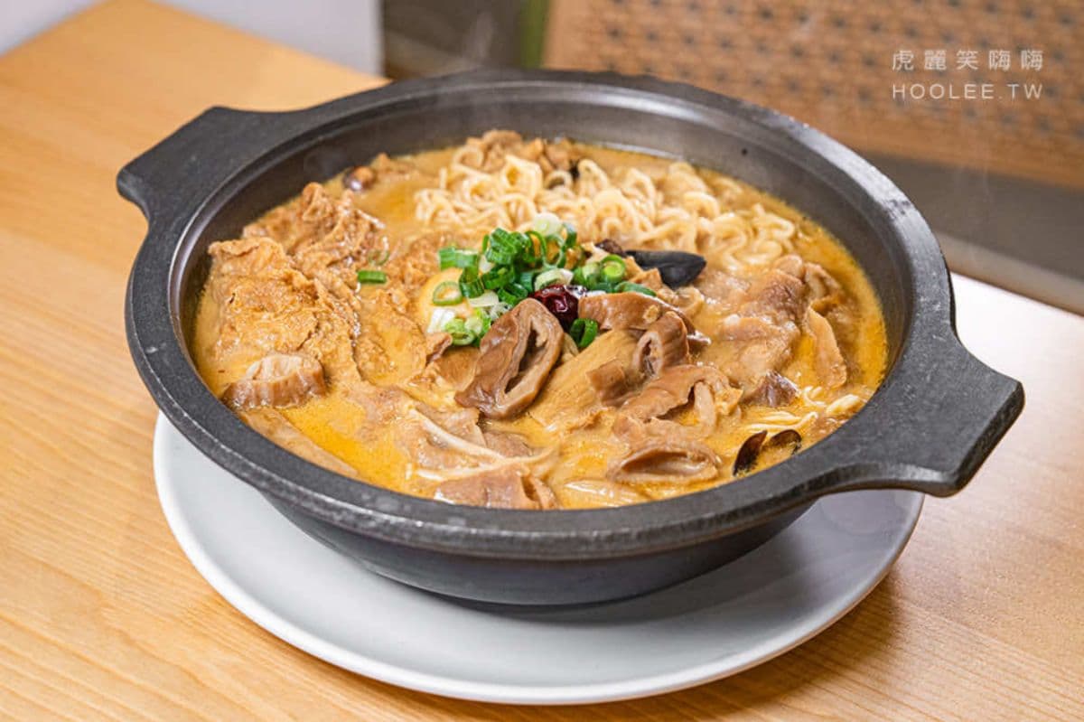 高雄銅板價港點宵夜!必吃滿餡蒸餃、臘味蘿蔔糕,香麻公仔麵嗜辣控會愛 高雄銅板價港點宵夜!必吃滿餡蒸餃、臘味蘿蔔糕,香麻公仔麵嗜辣控會愛