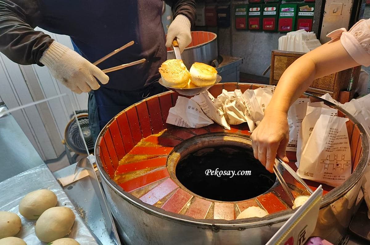 網推「台北最好吃」排隊胡椒餅!還沒出爐就完售,屹立台北車站20年小吃 網推「台北最好吃」排隊胡椒餅!還沒出爐就完售,屹立台北車站20年小吃