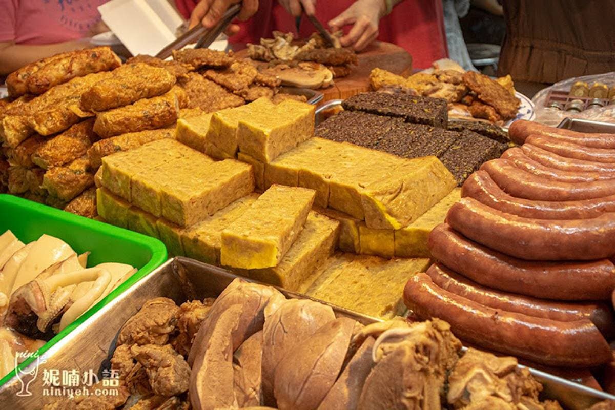 嘉義人的下午茶!老字號「魯熟肉」開賣2小時搶光,必嘗「地瓜味豬血糕」 嘉義人的下午茶!老字號「魯熟肉」開賣2小時搶光,必嘗「地瓜味豬血糕」