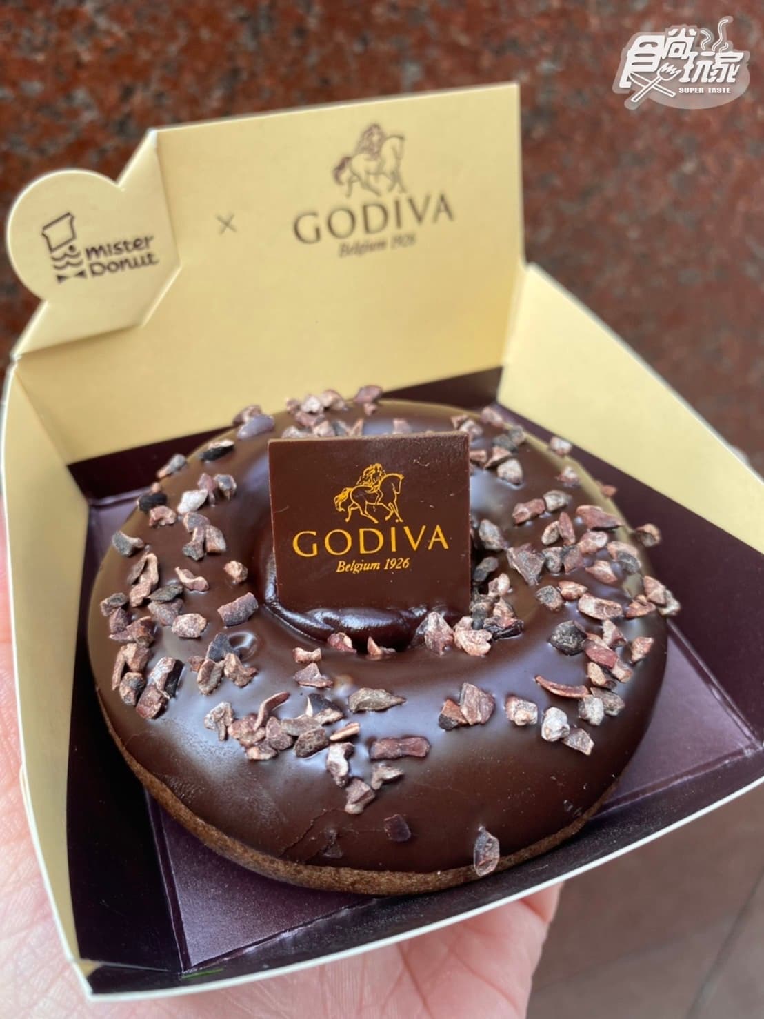 巧克力人吃爆!「GODIVA可可甜甜圈」6款雙餡新品,還有買6送3 巧克力人吃爆!「GODIVA可可甜甜圈」6款雙餡新品,還有買6送3
