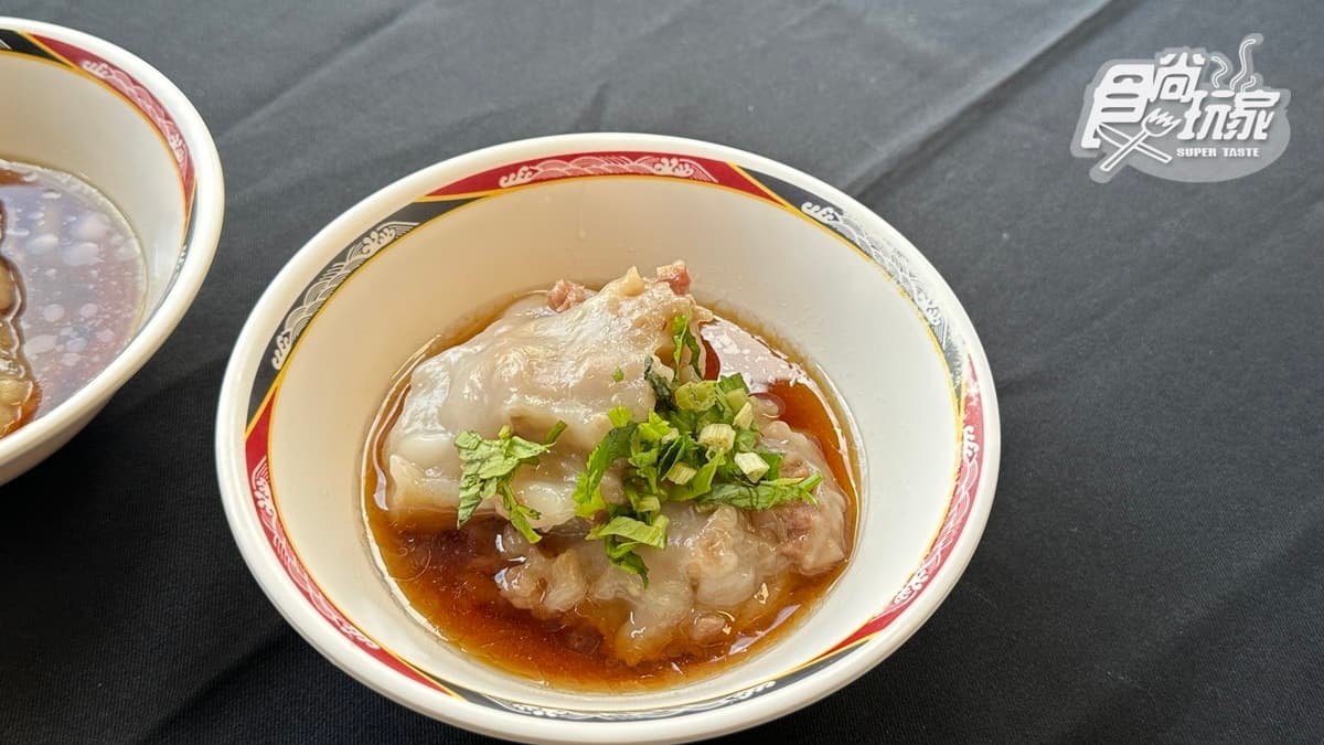 屏東肉圓推薦6家!屏東市、潮州、東港必吃老店,清蒸油炸雙吃攻略 「原味肉圓」淋上蒜泥是推薦吃法。