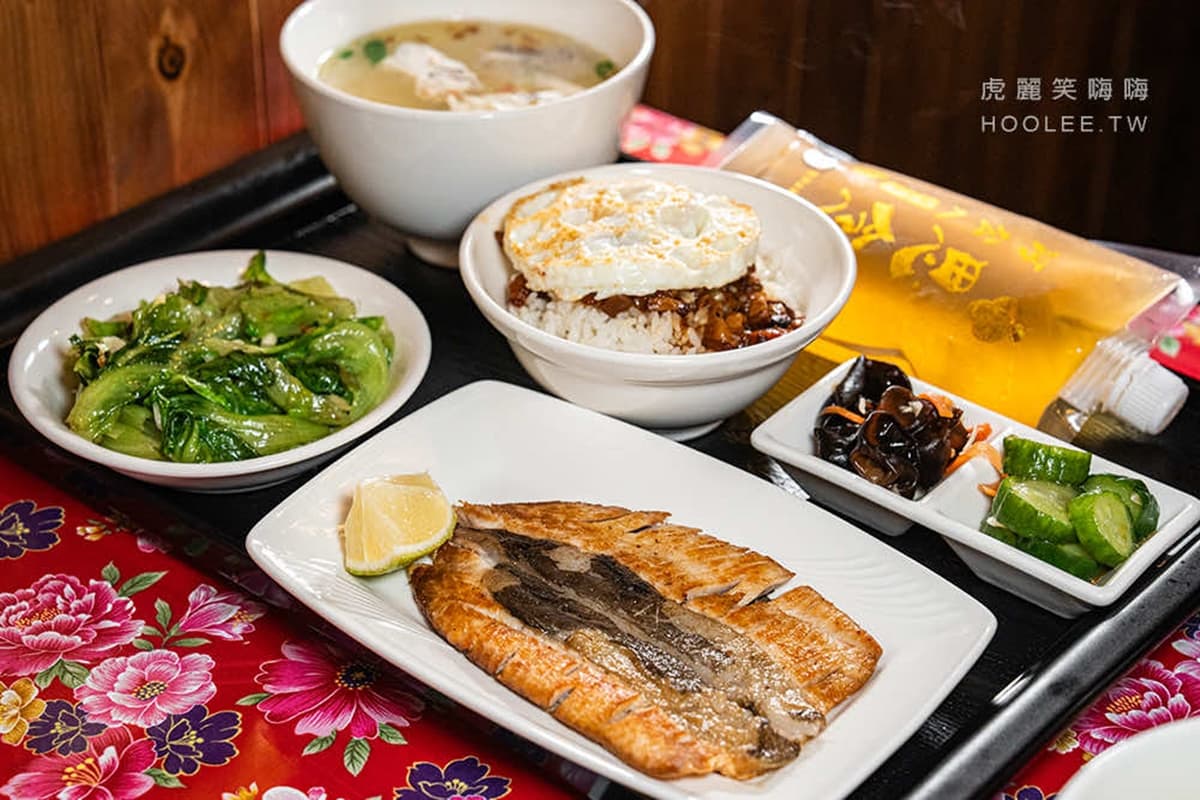 宵夜爽吃黑金腿庫飯!肉燥飯+半熟蛋銷魂爆表,古早味蒸蛋湯也必點 宵夜爽吃黑金腿庫飯!肉燥飯+半熟蛋銷魂爆表,古早味蒸蛋湯也必點