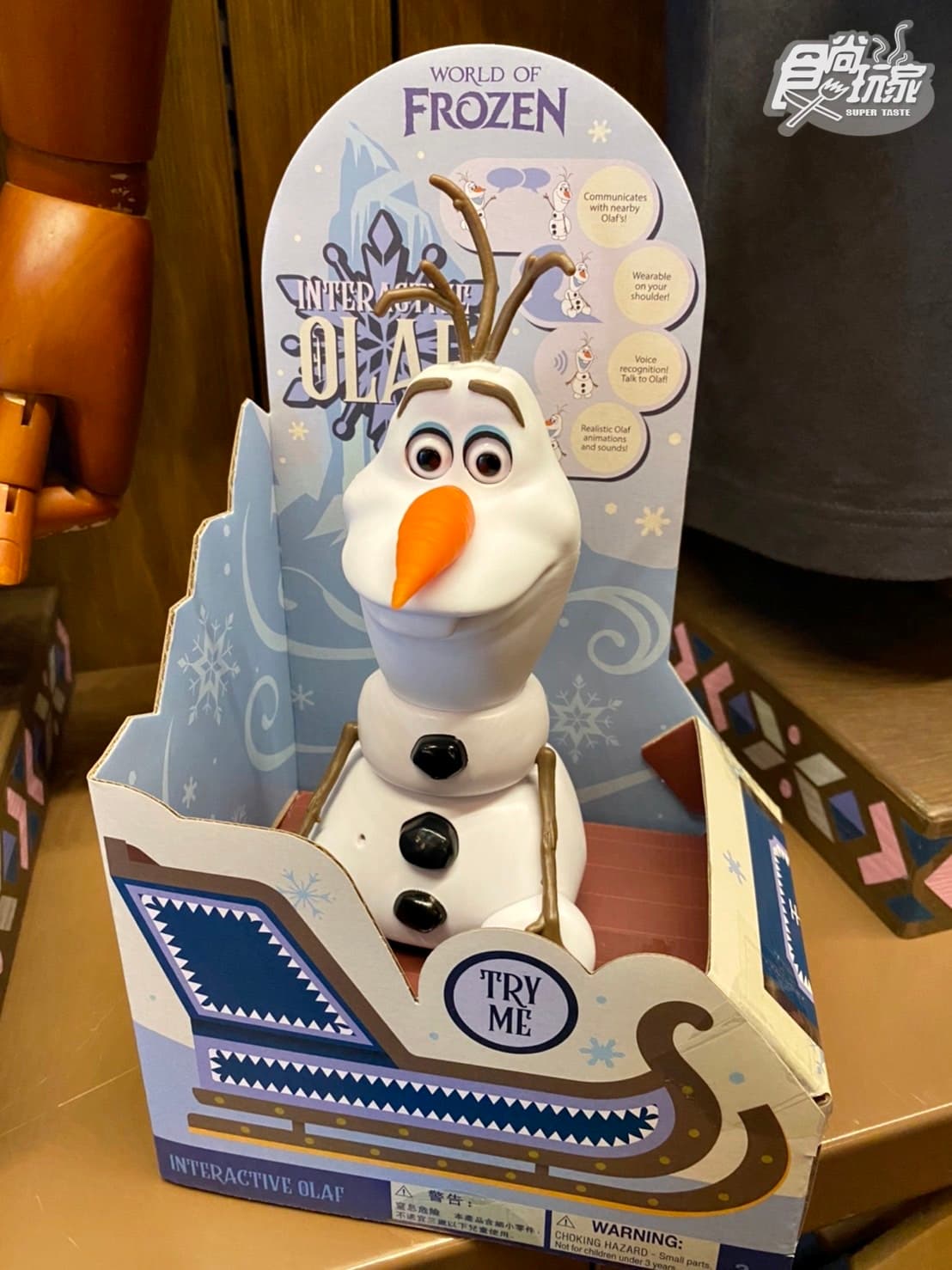 雪寶糖果桶、小雪人頭箍Q爆!香港迪士尼樂園「魔雪奇緣世界」10大周邊推推 雪寶糖果桶、小雪人頭箍Q爆!香港迪士尼樂園「魔雪奇緣世界」10大周邊推推