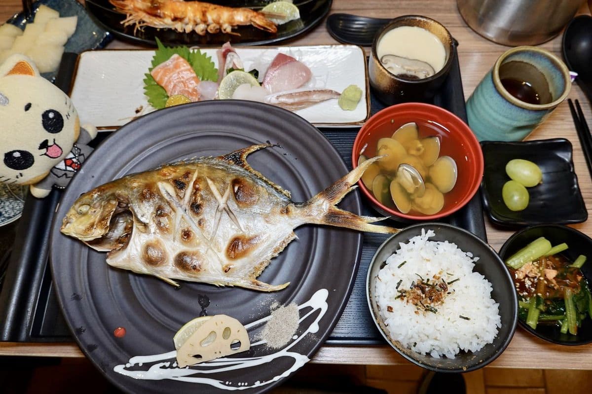 被豆漿耽誤的蛋塔店?行天宮美食16間,超推創意台味粉漿蛋餅、人氣排隊麻糬 行天宮美食:小六食堂