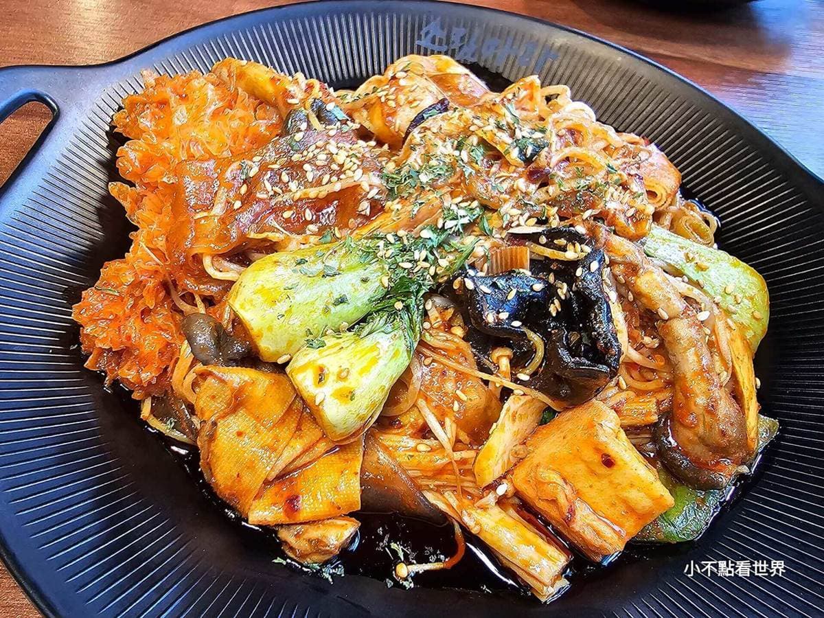 席捲韓國「麻辣燙夯店」台灣也有!混搭韓風香辣風味,必點限定巨大奶油蝦 席捲韓國「麻辣燙夯店」台灣也有!混搭韓風香辣風味,必點限定巨大奶油蝦
