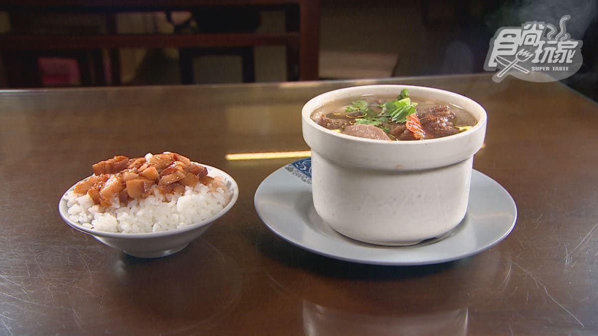 「佛跳牆+滷肉飯」百元有找!整碗澎派配料撈不完,在地人激推佛系美食 「佛跳牆+滷肉飯」百元有找!整碗澎派配料撈不完,在地人激推佛系美食