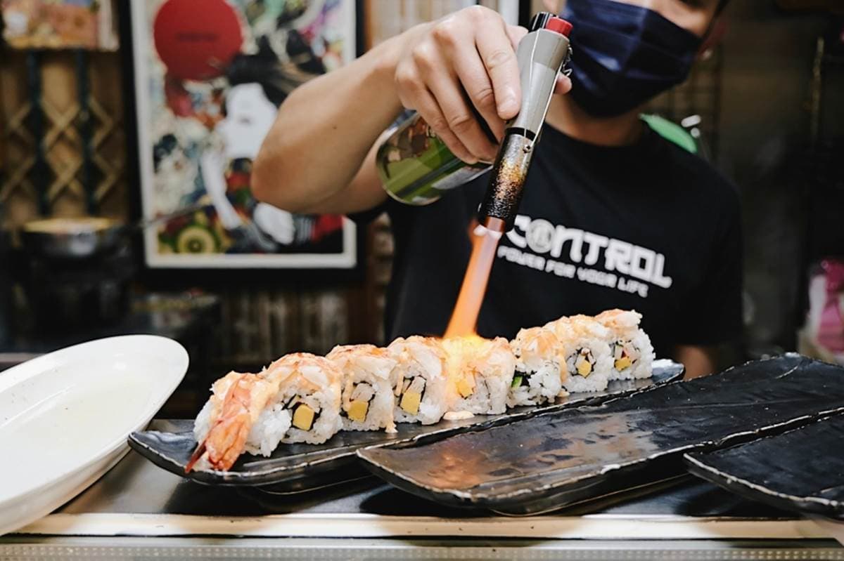 整隻螃蟹味噌湯50元!「高CP值壽司店」藏台北市場,必嘗7種配料海鮮丼 整隻螃蟹味噌湯50元!「高CP值壽司店」藏台北市場,必嘗7種配料海鮮丼