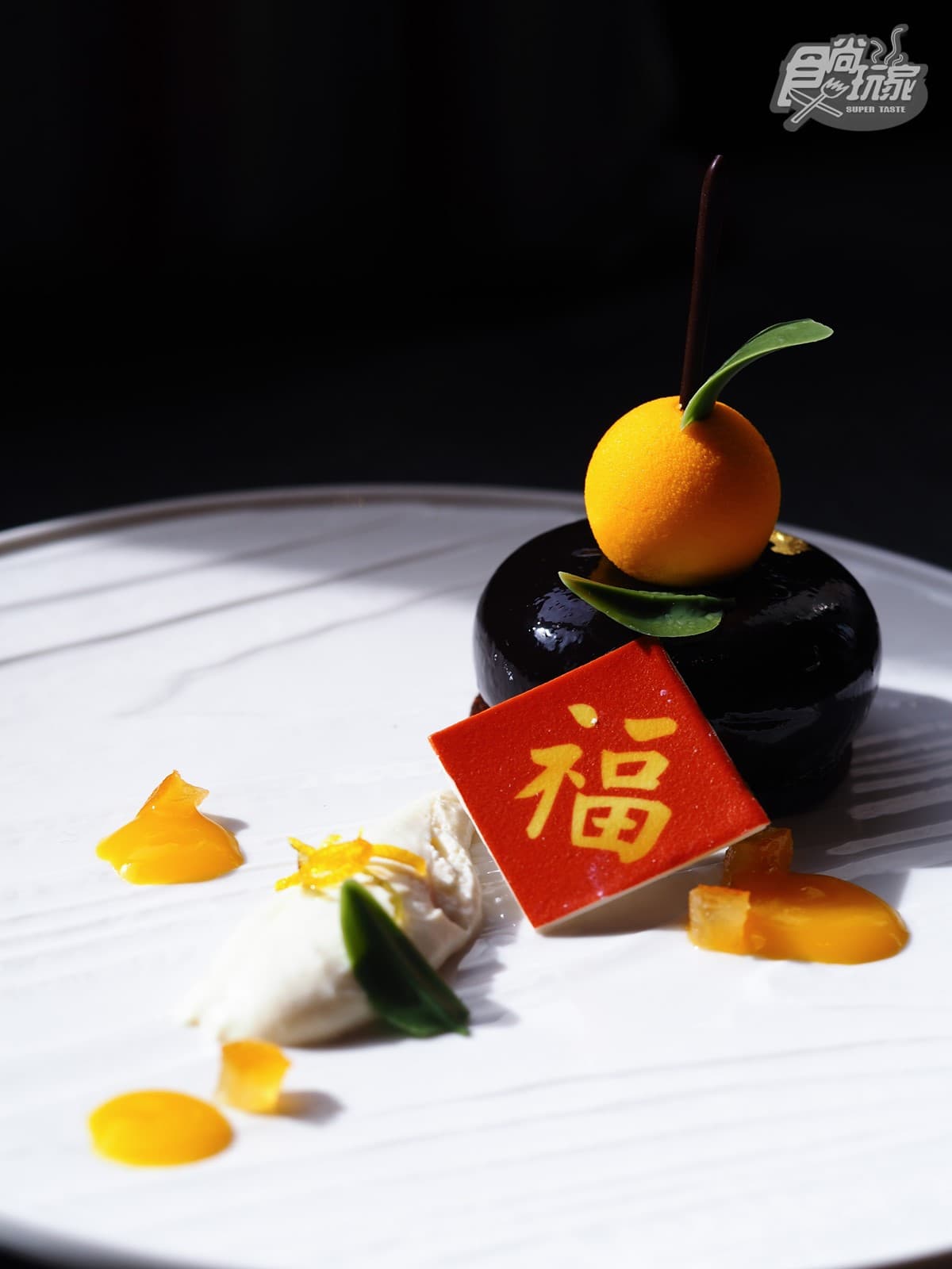 大安區竟藏「天空之鏡燈籠海」!下午茶吃五星粵菜,甜點+皇上調酒千元有找 大安區竟藏「天空之鏡燈籠海」!下午茶吃五星粵菜,甜點+皇上調酒千元有找