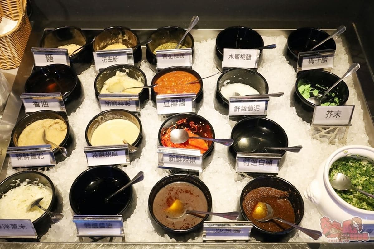 499元起火鍋吃到飽!日本和牛、百樣食材無限吃,免費玩復古街機、夾娃娃機 499元起火鍋吃到飽!日本和牛、百樣食材無限吃,免費玩復古街機、夾娃娃機