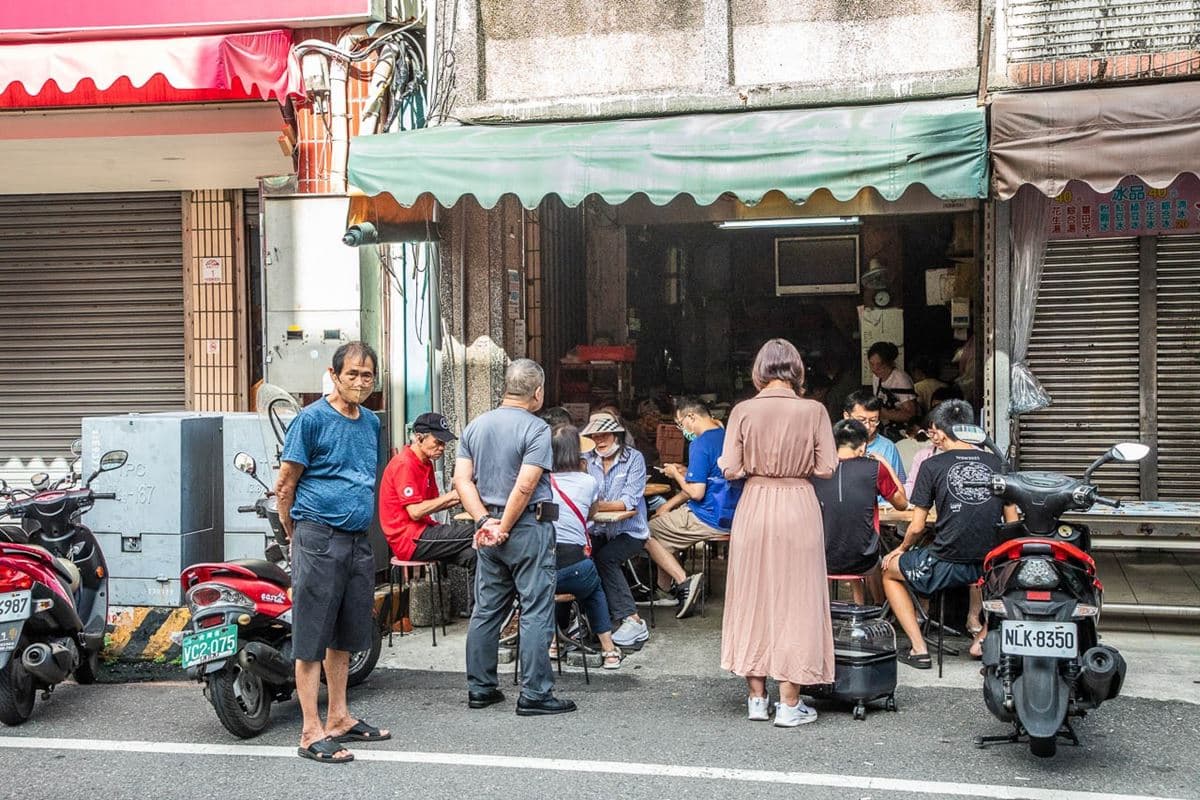 30元佛系餛飩湯、乾麵!無招牌老字號熱賣宜蘭40年,香濃麻醬配Q麵超唰嘴 30元佛系餛飩湯、乾麵!無招牌老字號熱賣宜蘭40年,香濃麻醬配Q麵超唰嘴
