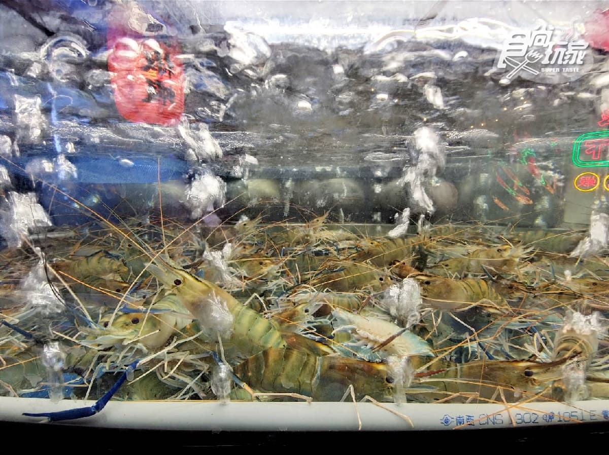 【獨家】全台門市胡椒蝦第2份半價!「一品活蝦」水族箱攤車復刻回歸 【獨家】全台門市胡椒蝦第2份半價!「一品活蝦」水族箱攤車復刻回歸