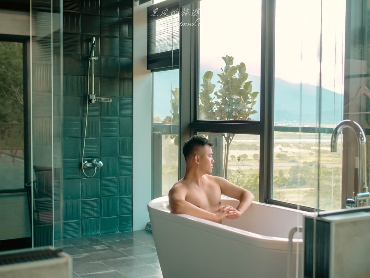 入住玻璃屋享無死角美景!開箱花蓮清水模民宿,入夜肉眼就能看到銀河 入住玻璃屋享無死角美景!開箱花蓮清水模民宿,入夜肉眼就能看到銀河