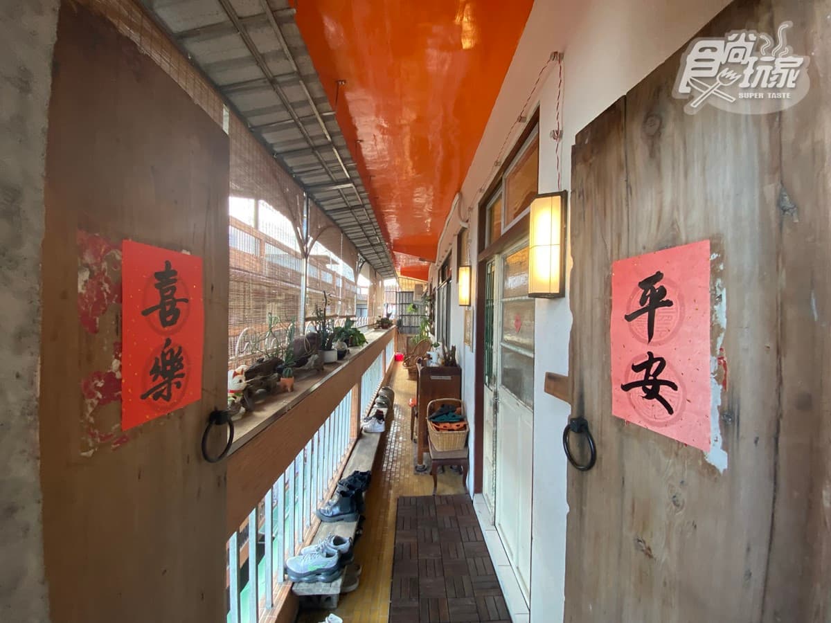 廢墟風老公寓藏餐廳!每道百元佛心價輕鬆點,復古昭和味空間爽嗑豬腳、米糕 廢墟風老公寓藏餐廳!每道百元佛心價輕鬆點,復古昭和味空間爽嗑豬腳、米糕