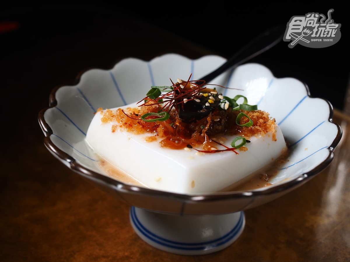 廢墟風老公寓藏餐廳!每道百元佛心價輕鬆點,復古昭和味空間爽嗑豬腳、米糕 廢墟風老公寓藏餐廳!每道百元佛心價輕鬆點,復古昭和味空間爽嗑豬腳、米糕