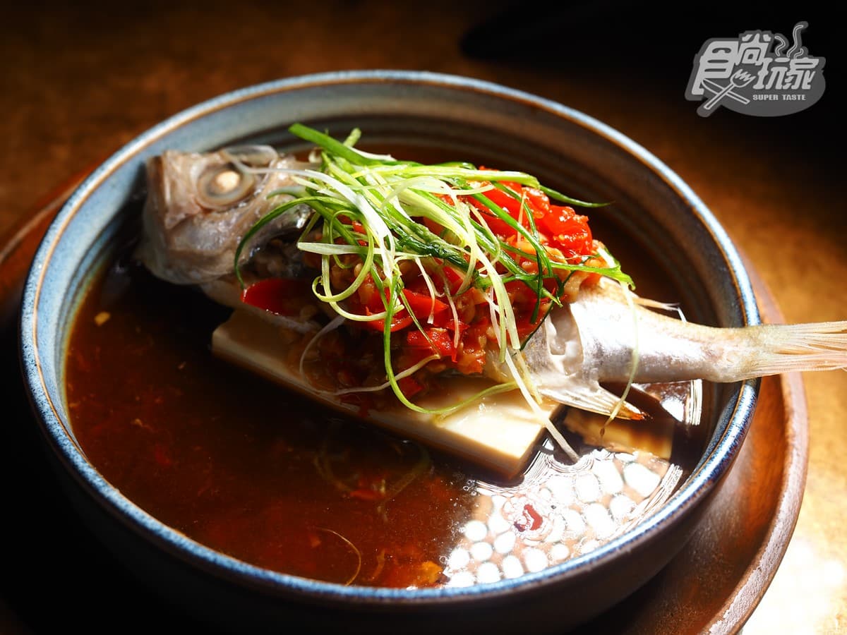 廢墟風老公寓藏餐廳!每道百元佛心價輕鬆點,復古昭和味空間爽嗑豬腳、米糕 廢墟風老公寓藏餐廳!每道百元佛心價輕鬆點,復古昭和味空間爽嗑豬腳、米糕