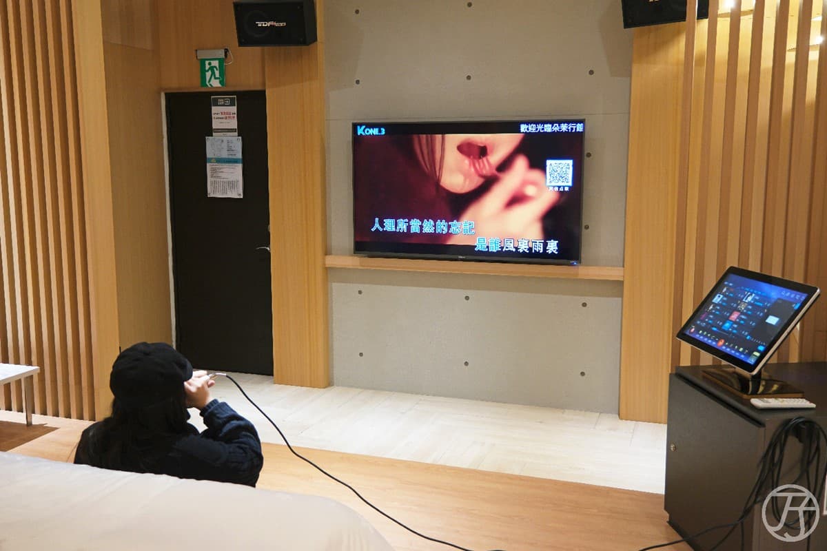 秒飛日本!台中豪宅風汽車旅館,爽泡房內超大湯池、無限歡唱KTV 秒飛日本!台中豪宅風汽車旅館,爽泡房內超大湯池、無限歡唱KTV