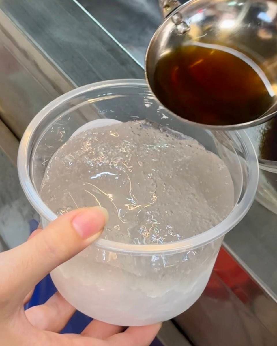 一開賣就排翻!台灣夜市中國「抖音小吃」暴紅,網友吃後讚:口感超特別 一開賣就排翻!台灣夜市中國「抖音小吃」暴紅,網友吃後讚:口感超特別