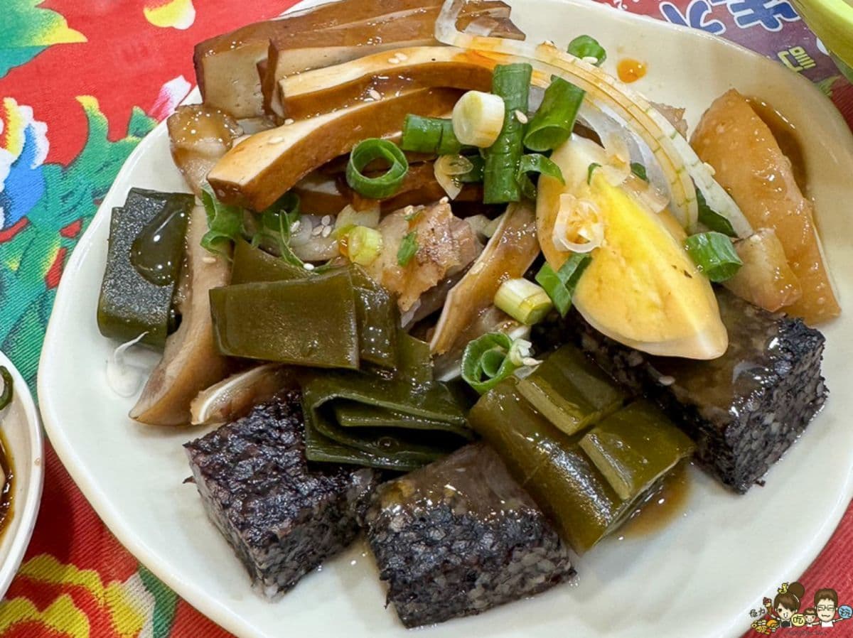水餃控的天堂!高雄「最多口味水餃店」12種任你選,純手工皮Q大顆一咬噴汁 水餃控的天堂!高雄「最多口味水餃店」12種任你選,純手工皮Q大顆一咬噴汁