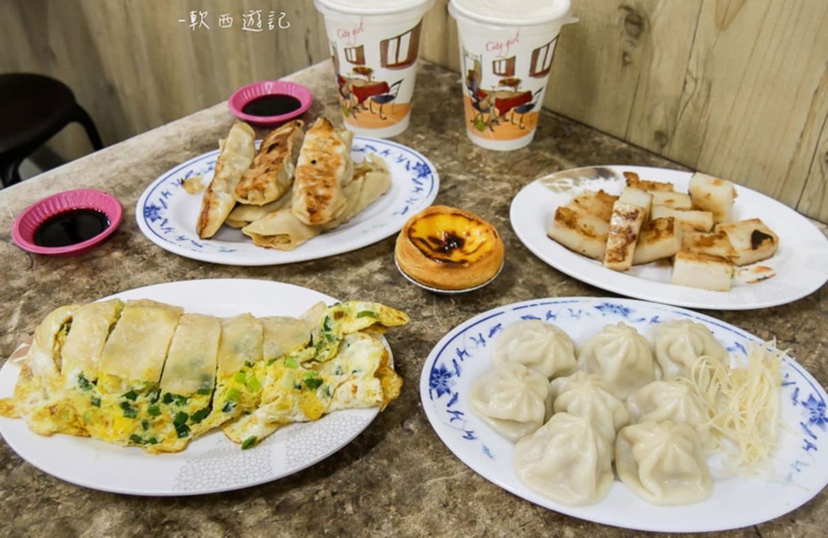 被豆漿耽誤的蛋撻店!1顆40元排到凌晨也要吃,還有牽絲起司蛋餅、小籠包 被豆漿耽誤的蛋撻店!1顆40元排到凌晨也要吃,還有牽絲起司蛋餅、小籠包
