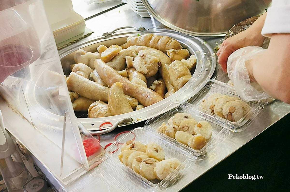 40元便宜開吃!網推「台北最好吃大腸圈」是這家,飽滿軟Q、必沾蒜蓉辣椒 40元便宜開吃!網推「台北最好吃大腸圈」是這家,飽滿軟Q、必沾蒜蓉辣椒