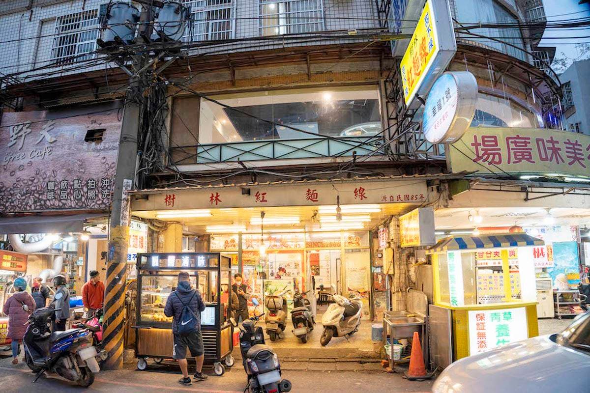 女神林心如也愛!「黃金大腸麵線」香Q入味超唰嘴,甜不辣無限續湯喝到飽 女神林心如也愛!「黃金大腸麵線」香Q入味超唰嘴,甜不辣無限續湯喝到飽
