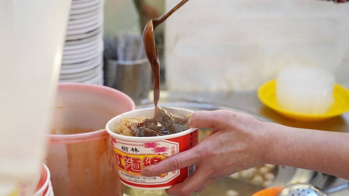 女神林心如也愛!「黃金大腸麵線」香Q入味超唰嘴,甜不辣無限續湯喝到飽 女神林心如也愛!「黃金大腸麵線」香Q入味超唰嘴,甜不辣無限續湯喝到飽