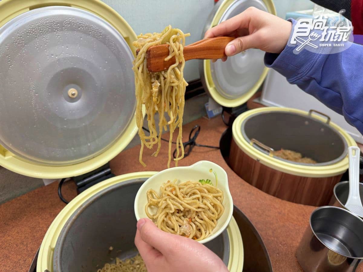 200元飽到天靈蓋!板橋「高CP值鐵板燒」附自助吧吃到飽,免費夾主食、甜品 200元飽到天靈蓋!板橋「高CP值鐵板燒」附自助吧吃到飽,免費夾主食、甜品