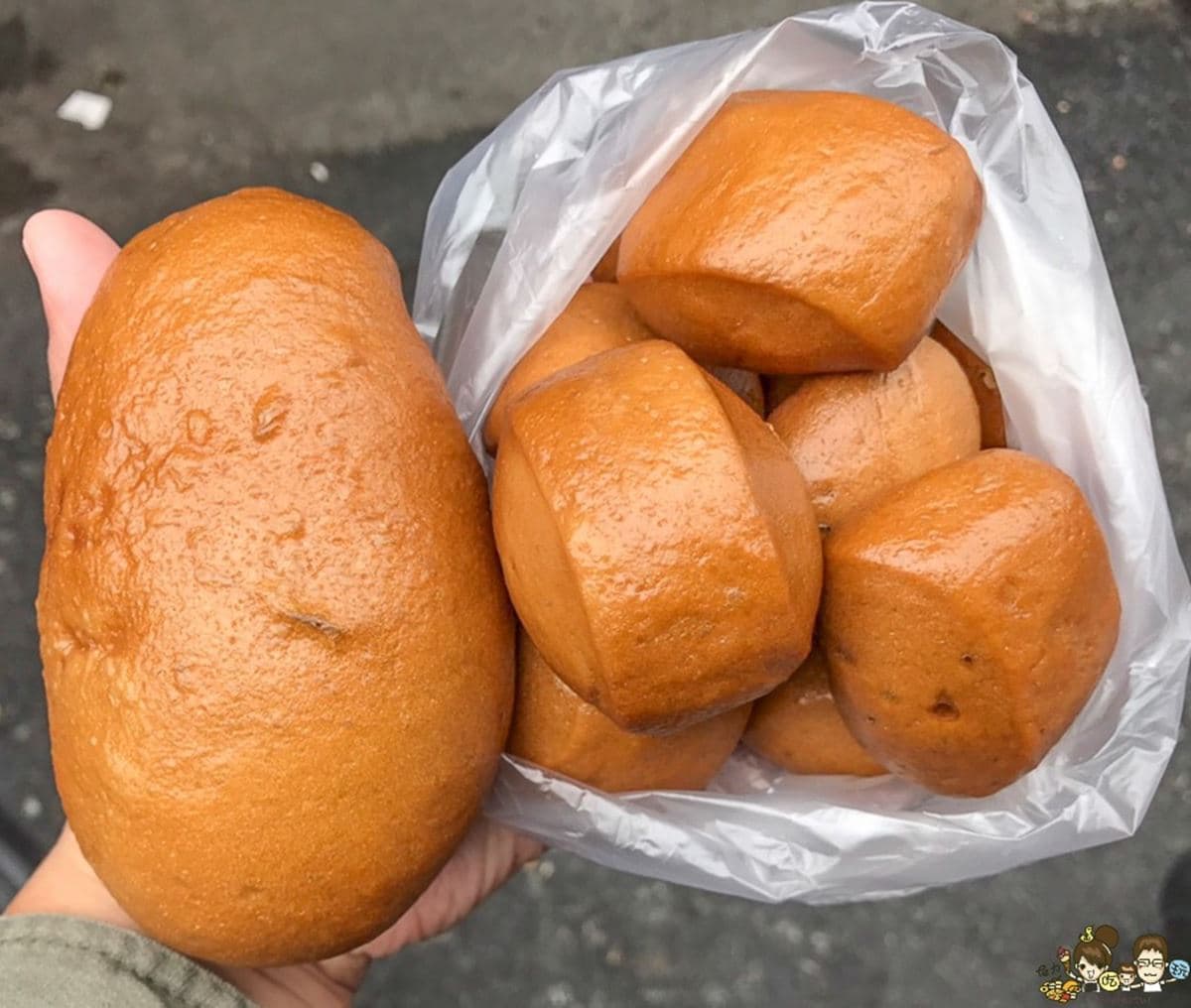 號稱高雄最難買!超限量「香Q黑糖小饅頭」在地人瘋排隊,購買攻略曝光 號稱高雄最難買!超限量「香Q黑糖小饅頭」在地人瘋排隊,購買攻略曝光