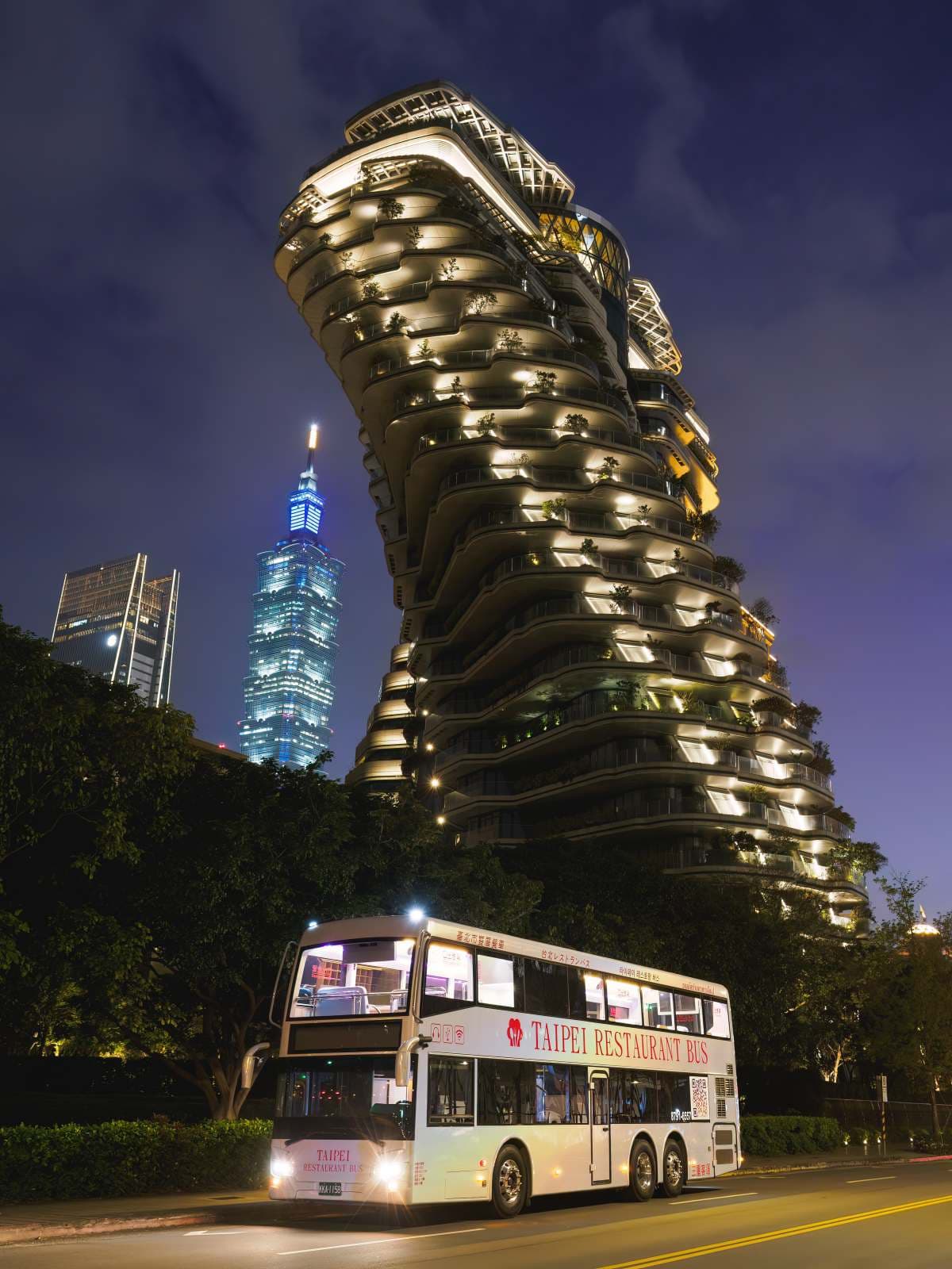台北最新「銀色雙層餐車」!午餐爽嗑冠軍牛肉麵,預訂平台、時間、價格曝 台北最新「銀色雙層餐車」!午餐爽嗑冠軍牛肉麵,預訂平台、時間、價格曝