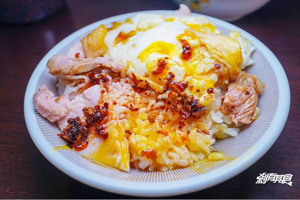 網推「台中最好吃火雞肉飯」!口味媲美嘉義本地,限量「雞片飯」晚來吃不到 網推「台中最好吃火雞肉飯」!口味媲美嘉義本地,限量「雞片飯」晚來吃不到