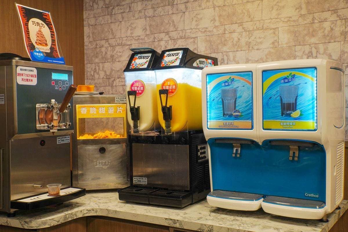 180元起爽吃自助吧!「高CP值牛排」加爆蔥海、香菜有夠狂,排餐加麵不加價 180元起爽吃自助吧!「高CP值牛排」加爆蔥海、香菜有夠狂,排餐加麵不加價