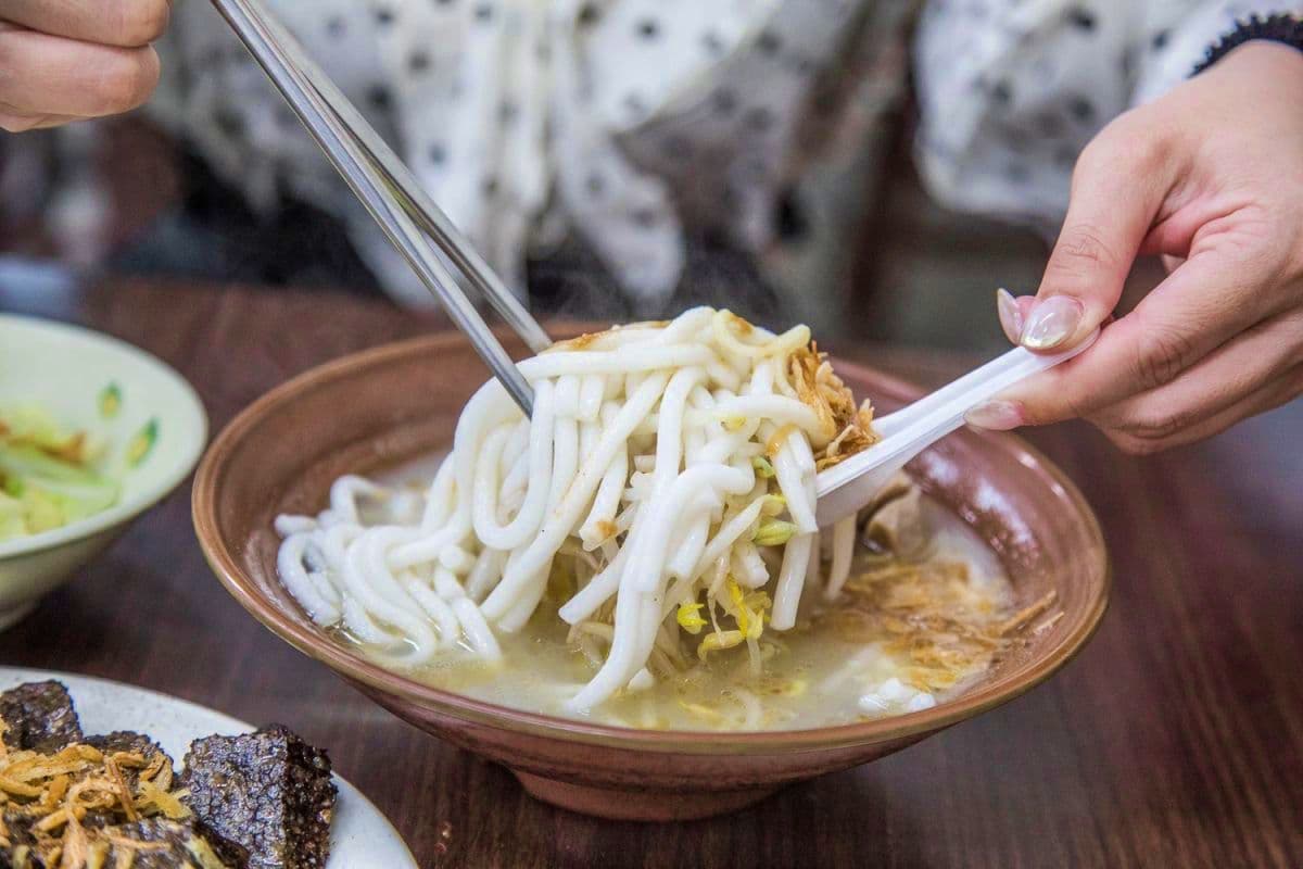 40元俗擱大碗!板橋人激推「老店米苔目」便宜吃飽飽,總統也愛的銅板美食 40元俗擱大碗!板橋人激推「老店米苔目」便宜吃飽飽,總統也愛的銅板美食